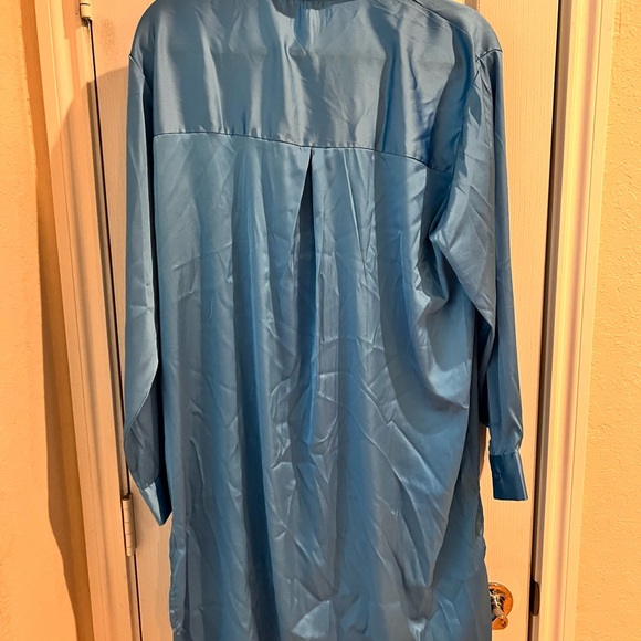 Light Blue Buttoned Knee-Length Shirt Dress - Picture 5 of 13